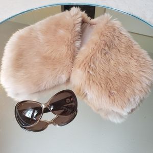 BNWT Faux Fur collar